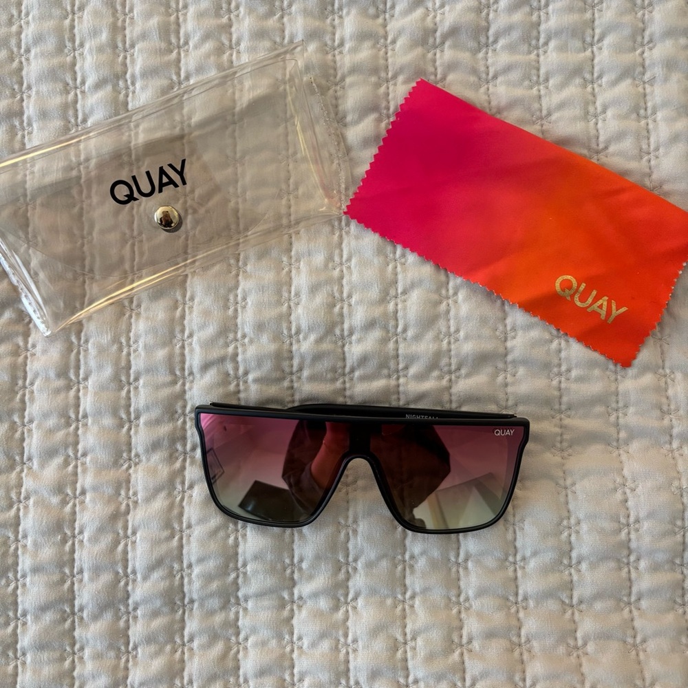 Quay Australia Black Sunglasses with Red-Pink Lenses